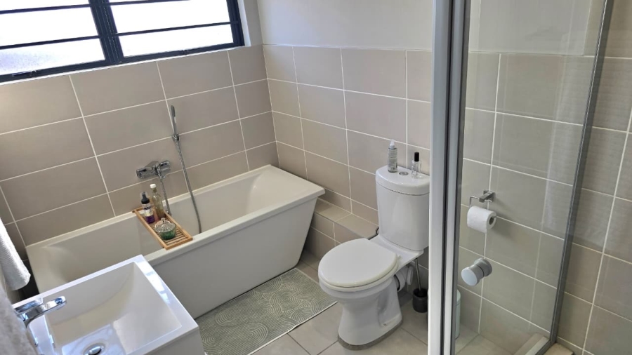 3 Bedroom Property for Sale in Rooihuiskraal North Gauteng