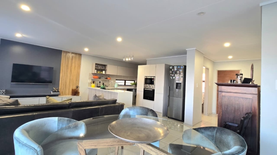 3 Bedroom Property for Sale in Rooihuiskraal North Gauteng