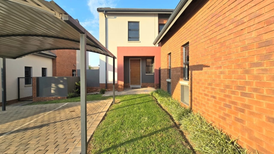 3 Bedroom Property for Sale in Rooihuiskraal North Gauteng