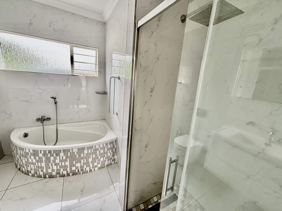 To Let 3 Bedroom Property for Rent in Morningside Gauteng