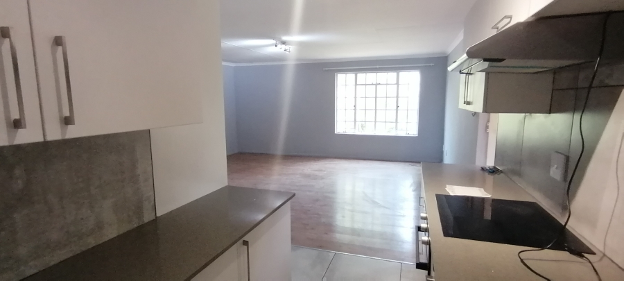 To Let 2 Bedroom Property for Rent in Helderkruin Gauteng