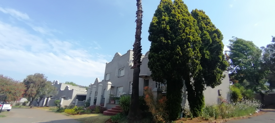 To Let 2 Bedroom Property for Rent in Helderkruin Gauteng