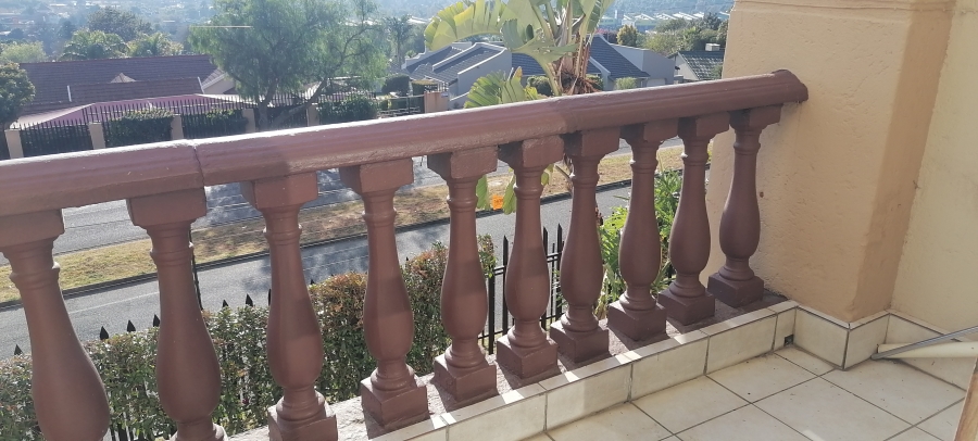 To Let 1 Bedroom Property for Rent in Constantia Kloof Gauteng
