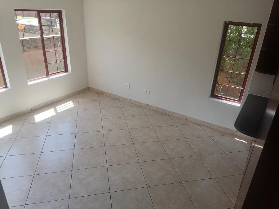To Let 2 Bedroom Property for Rent in Willowbrook Gauteng