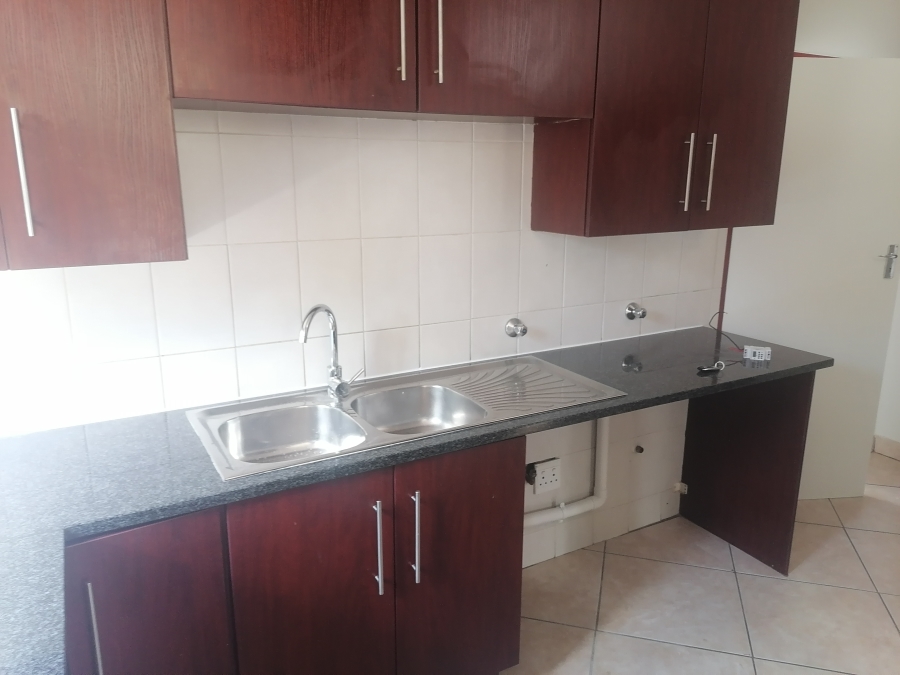 To Let 2 Bedroom Property for Rent in Willowbrook Gauteng
