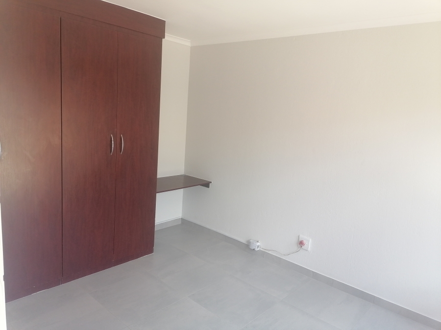 To Let 2 Bedroom Property for Rent in Willowbrook Gauteng