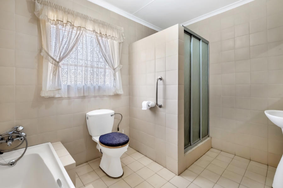 4 Bedroom Property for Sale in Helderkruin Gauteng