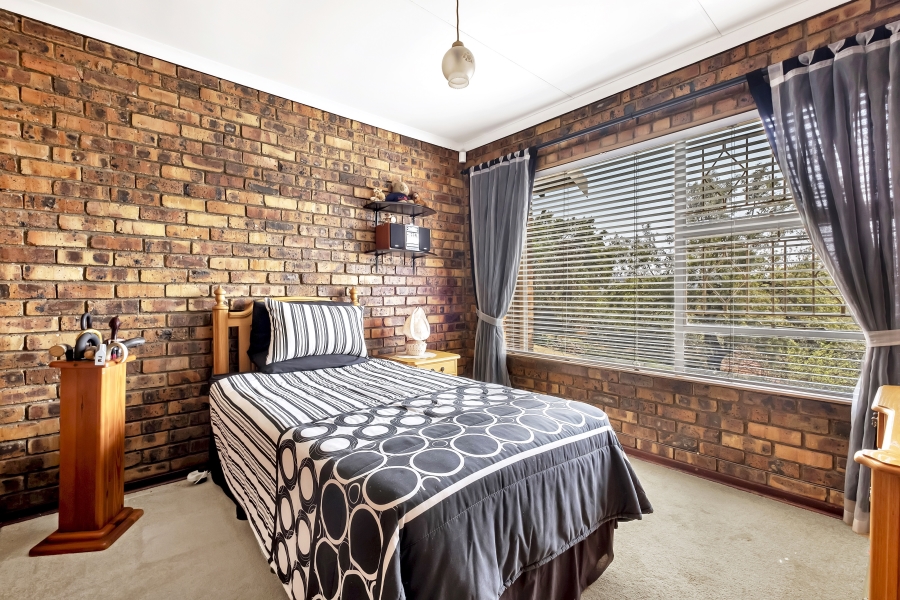 4 Bedroom Property for Sale in Helderkruin Gauteng