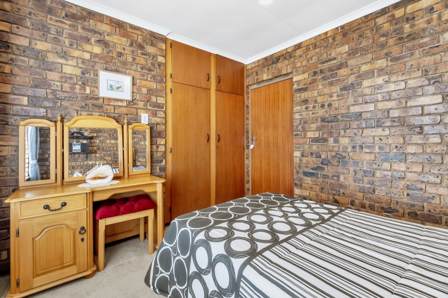 4 Bedroom Property for Sale in Helderkruin Gauteng