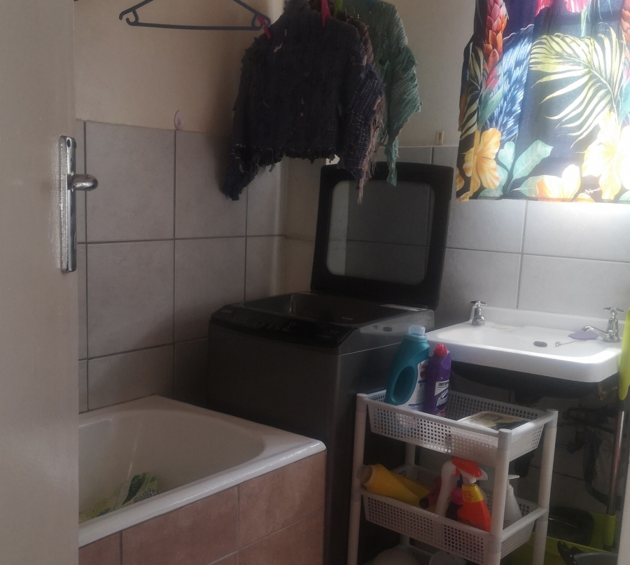 To Let 1 Bedroom Property for Rent in Albertville Gauteng