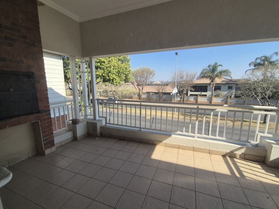 2 Bedroom Property for Sale in Greenstone Hill Gauteng