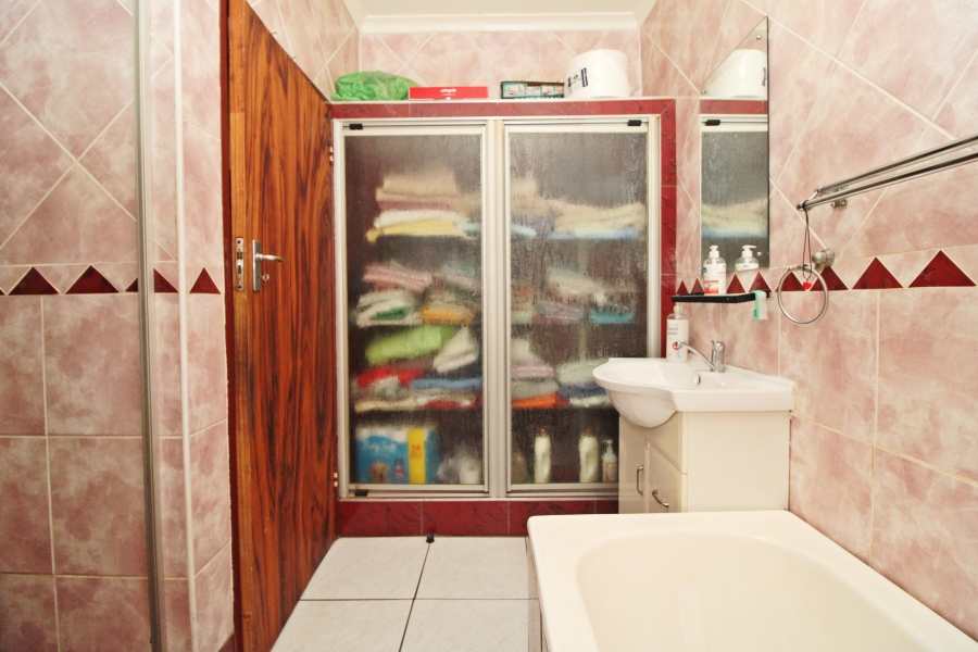 4 Bedroom Property for Sale in Gerdview Gauteng