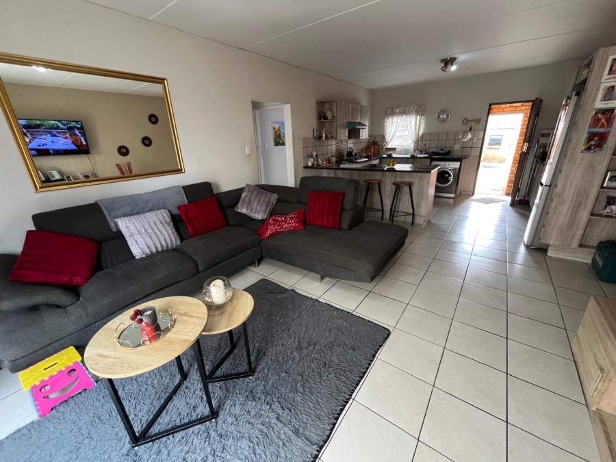 2 Bedroom Property for Sale in Albemarle Gauteng