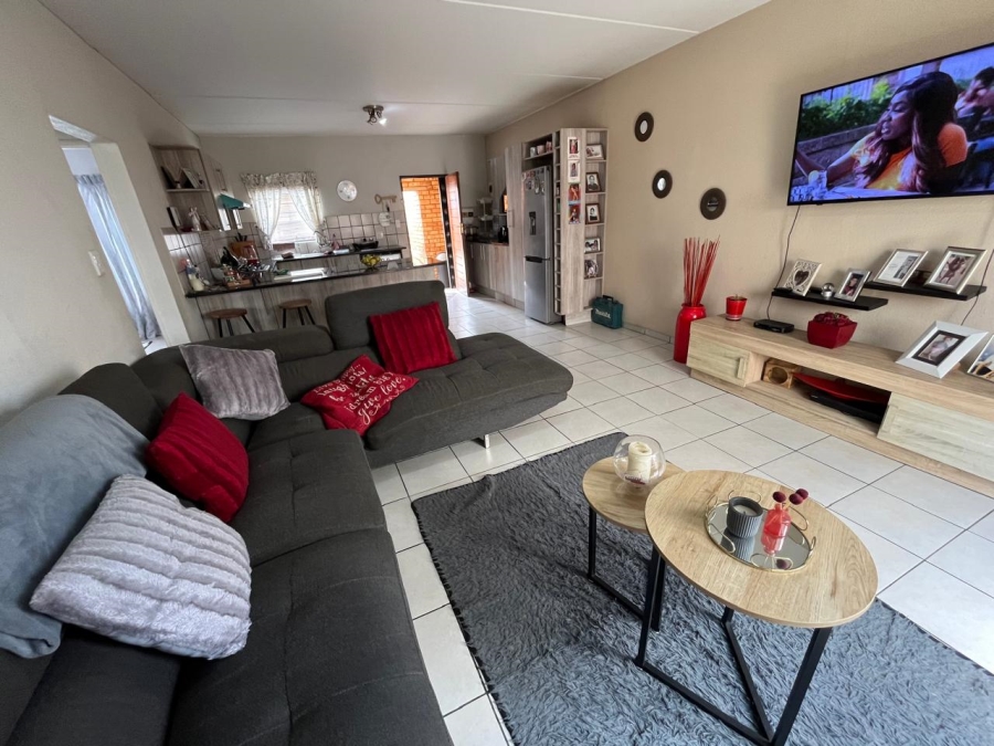 2 Bedroom Property for Sale in Albemarle Gauteng