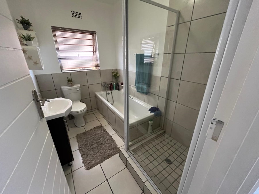2 Bedroom Property for Sale in Albemarle Gauteng