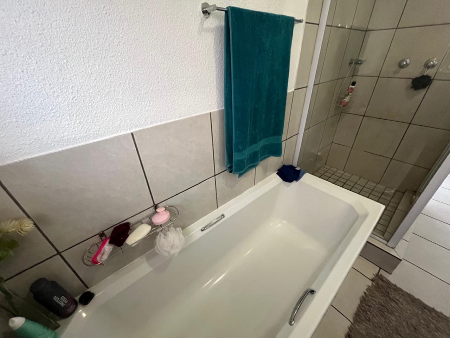 2 Bedroom Property for Sale in Albemarle Gauteng