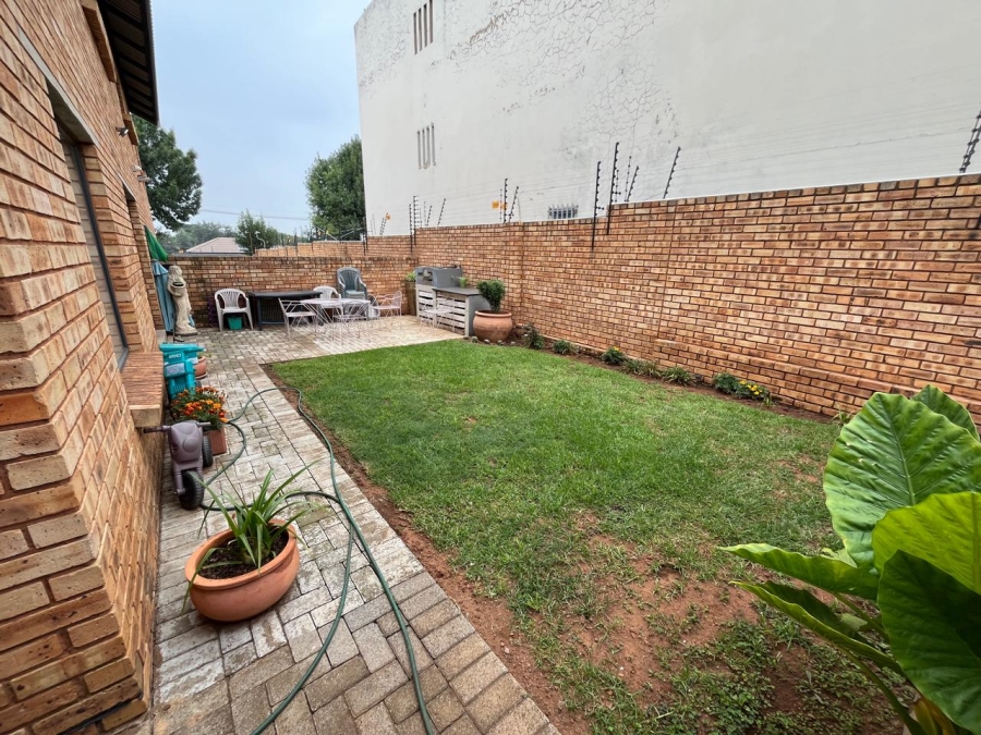 2 Bedroom Property for Sale in Albemarle Gauteng