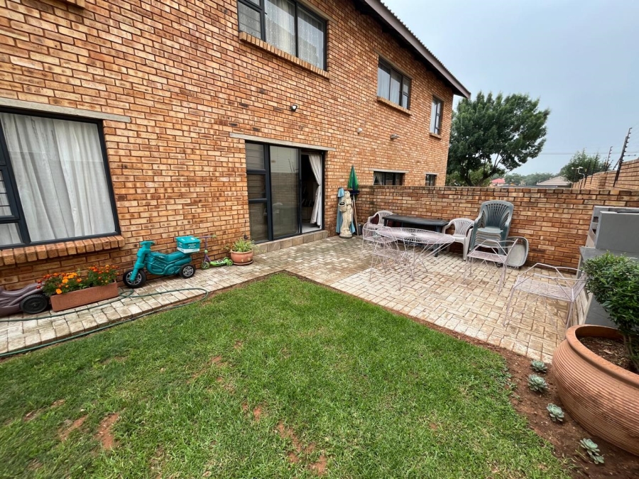 2 Bedroom Property for Sale in Albemarle Gauteng