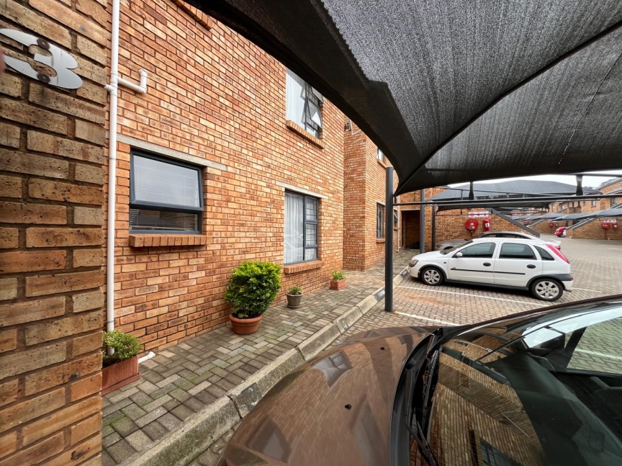 2 Bedroom Property for Sale in Albemarle Gauteng