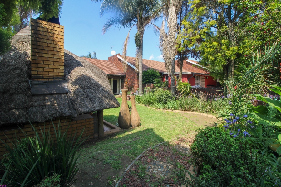 3 Bedroom Property for Sale in Rustivia Gauteng