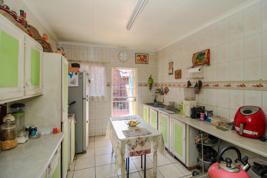 3 Bedroom Property for Sale in Rustivia Gauteng