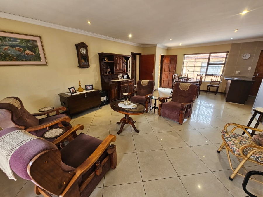 3 Bedroom Property for Sale in New Redruth Gauteng