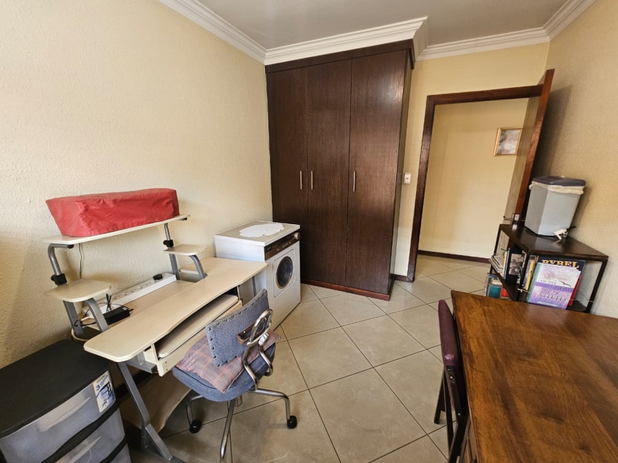 3 Bedroom Property for Sale in New Redruth Gauteng