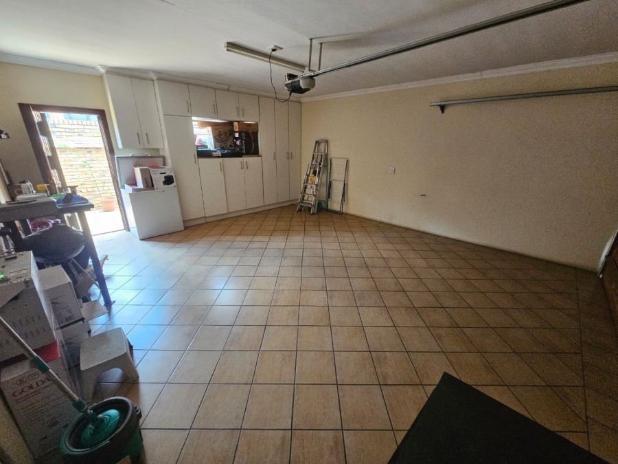 3 Bedroom Property for Sale in New Redruth Gauteng