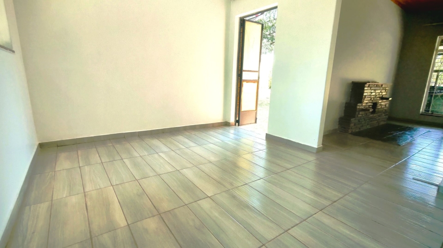 To Let 3 Bedroom Property for Rent in Lamontpark Gauteng