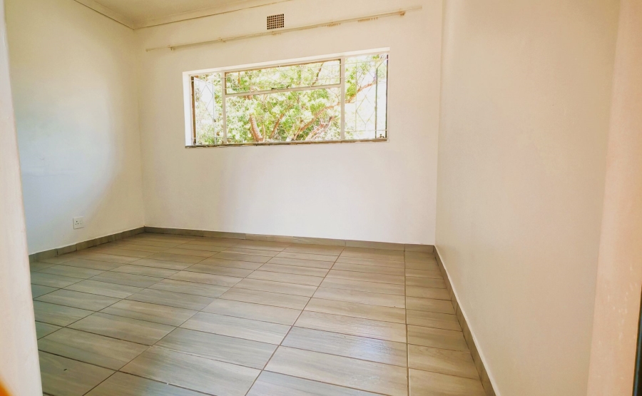 To Let 3 Bedroom Property for Rent in Lamontpark Gauteng