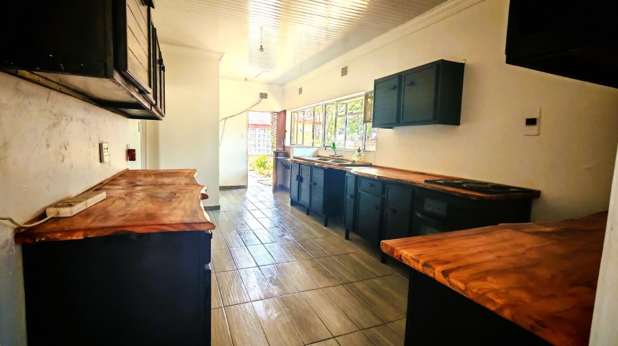 To Let 3 Bedroom Property for Rent in Lamontpark Gauteng