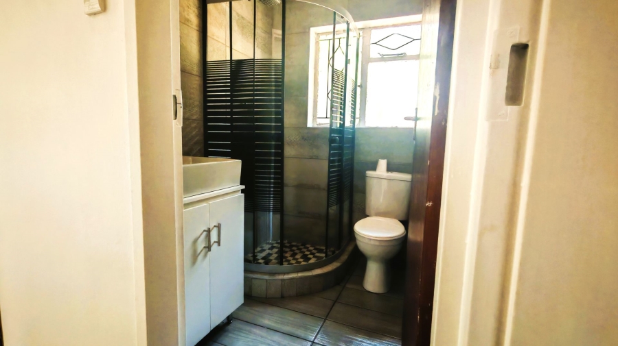 To Let 3 Bedroom Property for Rent in Lamontpark Gauteng