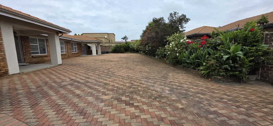 To Let 4 Bedroom Property for Rent in Ravenswood Gauteng