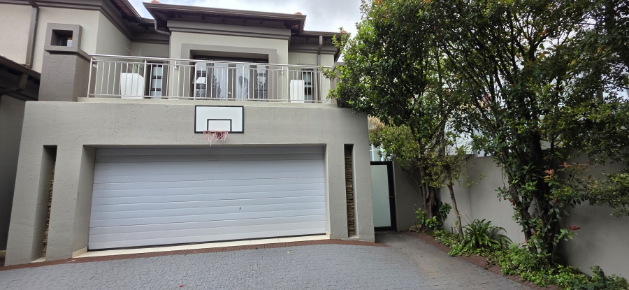 5 Bedroom Property for Sale in Greenstone Hill Gauteng