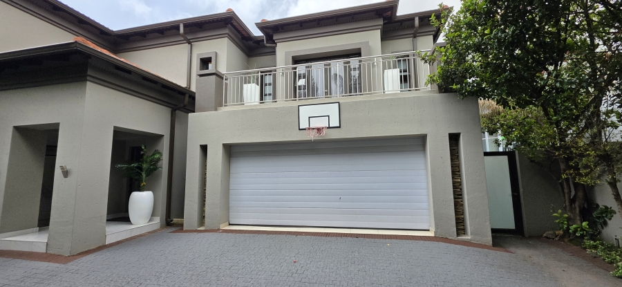 5 Bedroom Property for Sale in Greenstone Hill Gauteng