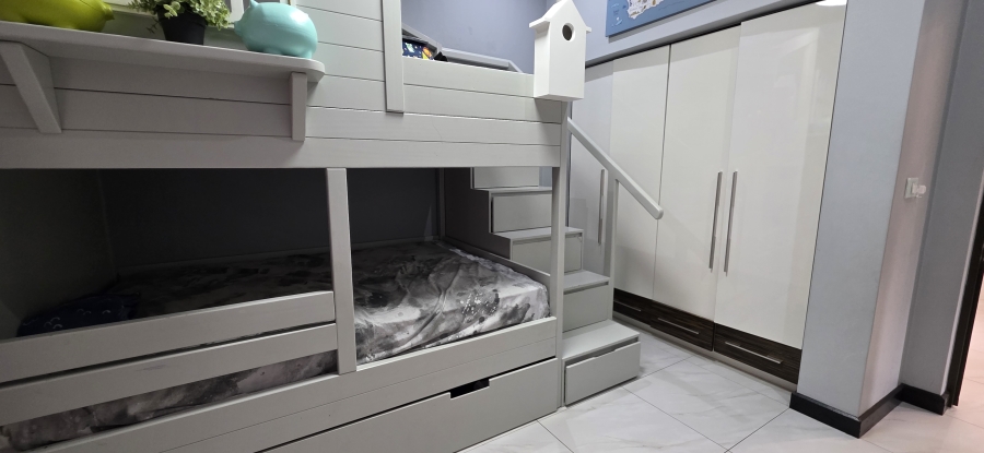 5 Bedroom Property for Sale in Greenstone Hill Gauteng