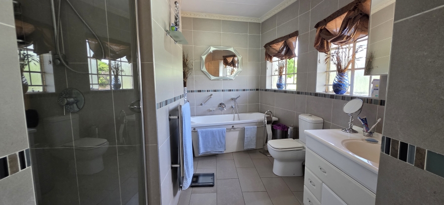 4 Bedroom Property for Sale in Dowerglen Gauteng