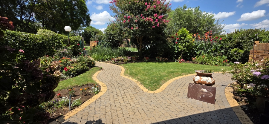 4 Bedroom Property for Sale in Dowerglen Gauteng