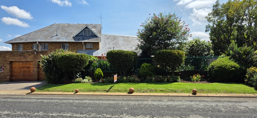 4 Bedroom Property for Sale in Dowerglen Gauteng