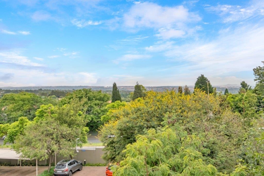 1 Bedroom Property for Sale in Bryanston Gauteng