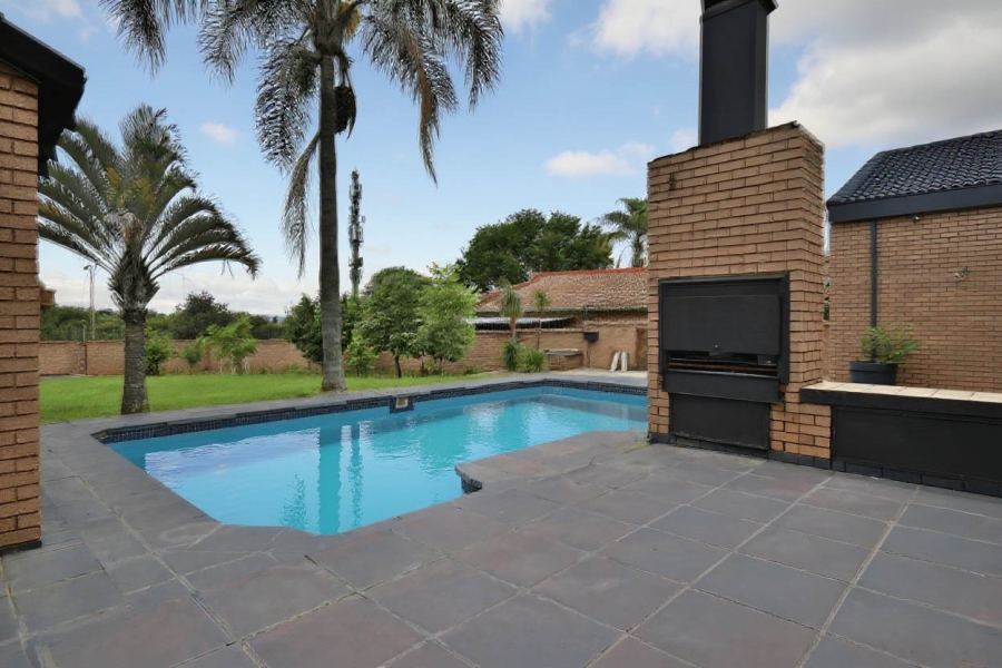 4 Bedroom Property for Sale in Moreleta Park Gauteng