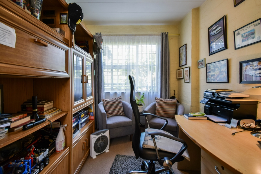 3 Bedroom Property for Sale in La Montagne Gauteng