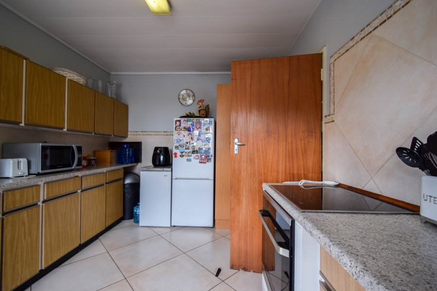 3 Bedroom Property for Sale in La Montagne Gauteng