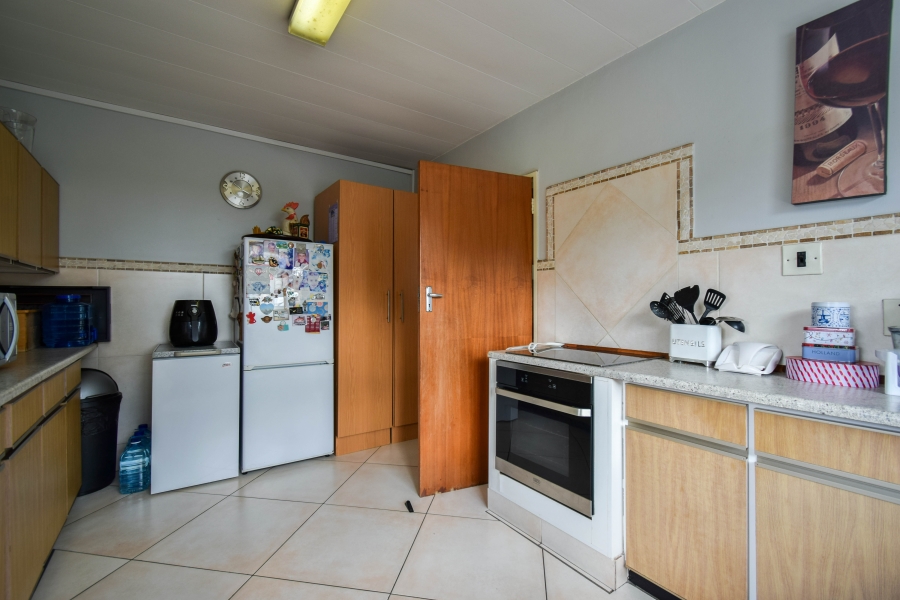 3 Bedroom Property for Sale in La Montagne Gauteng