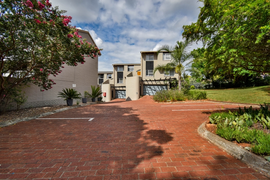 3 Bedroom Property for Sale in La Montagne Gauteng