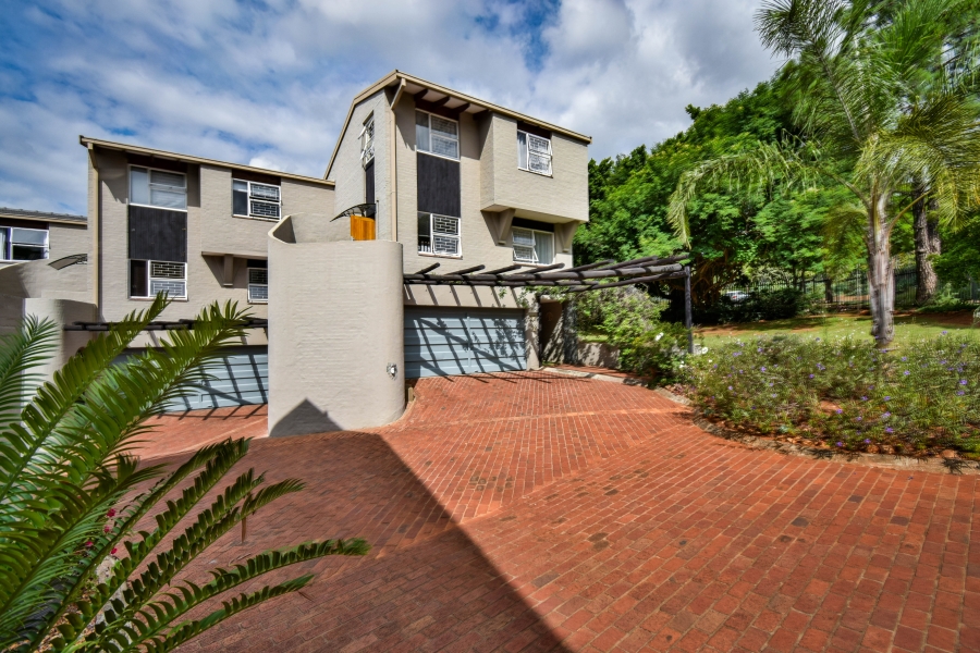 3 Bedroom Property for Sale in La Montagne Gauteng