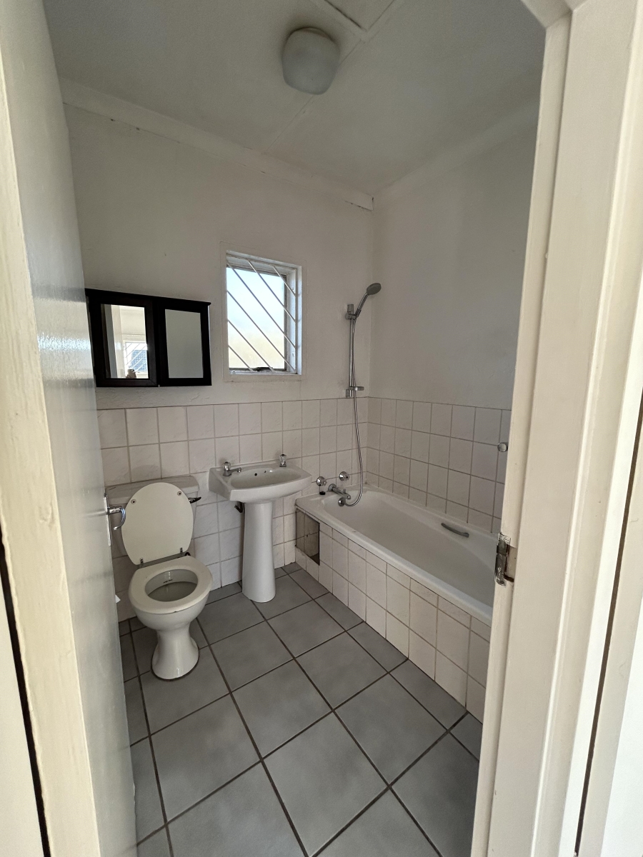To Let 1 Bedroom Property for Rent in Fourways Gauteng