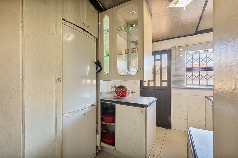 2 Bedroom Property for Sale in Protea North Gauteng