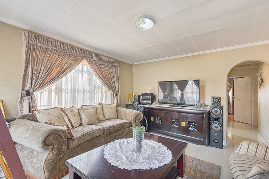 2 Bedroom Property for Sale in Protea North Gauteng