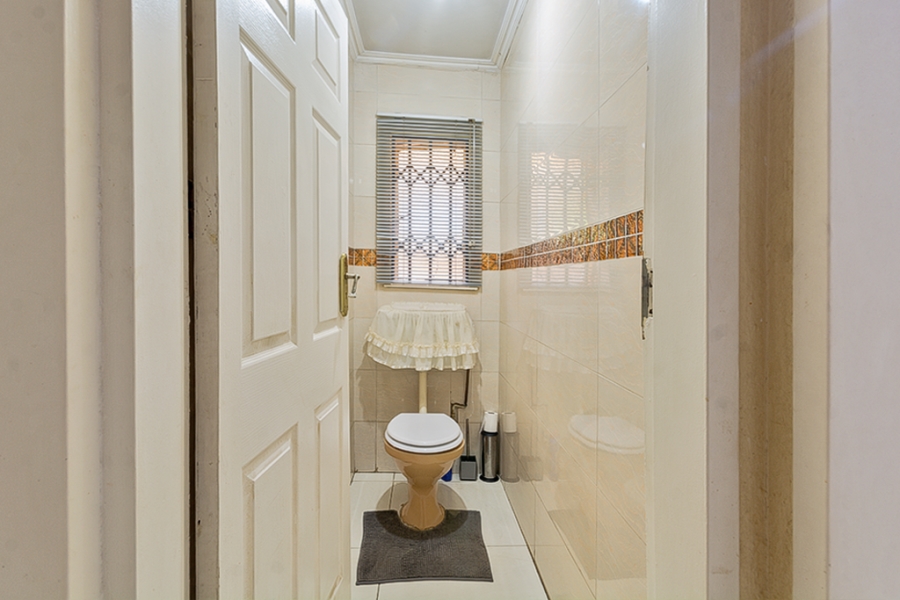 2 Bedroom Property for Sale in Protea North Gauteng